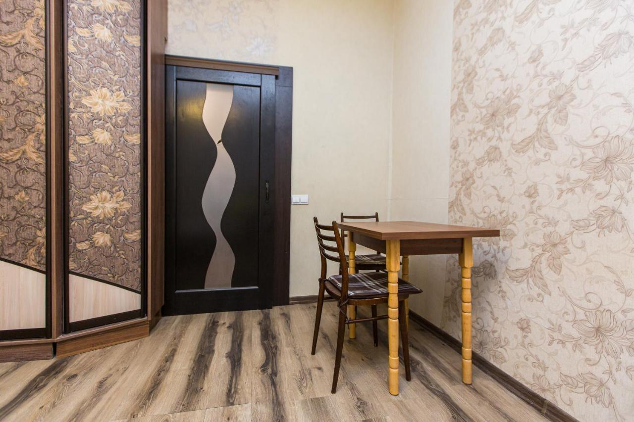 Квартира Подобово Біля Площі Ринок Вулиця Староєврейська 17 Leópolis Exterior foto